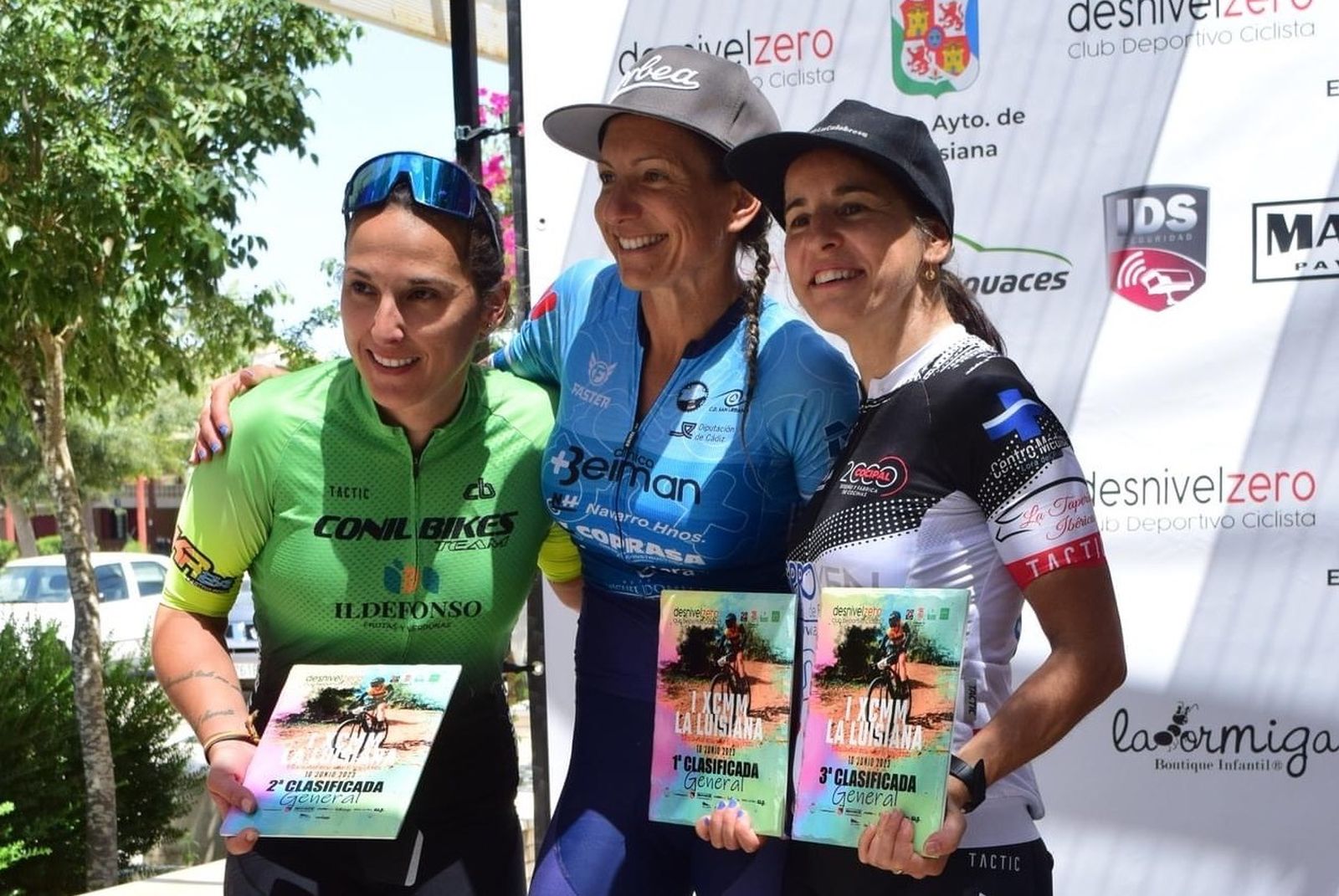 Eloísa Jiménez, en lo más alto del podio de la prueba celebrada en La Luisiana.