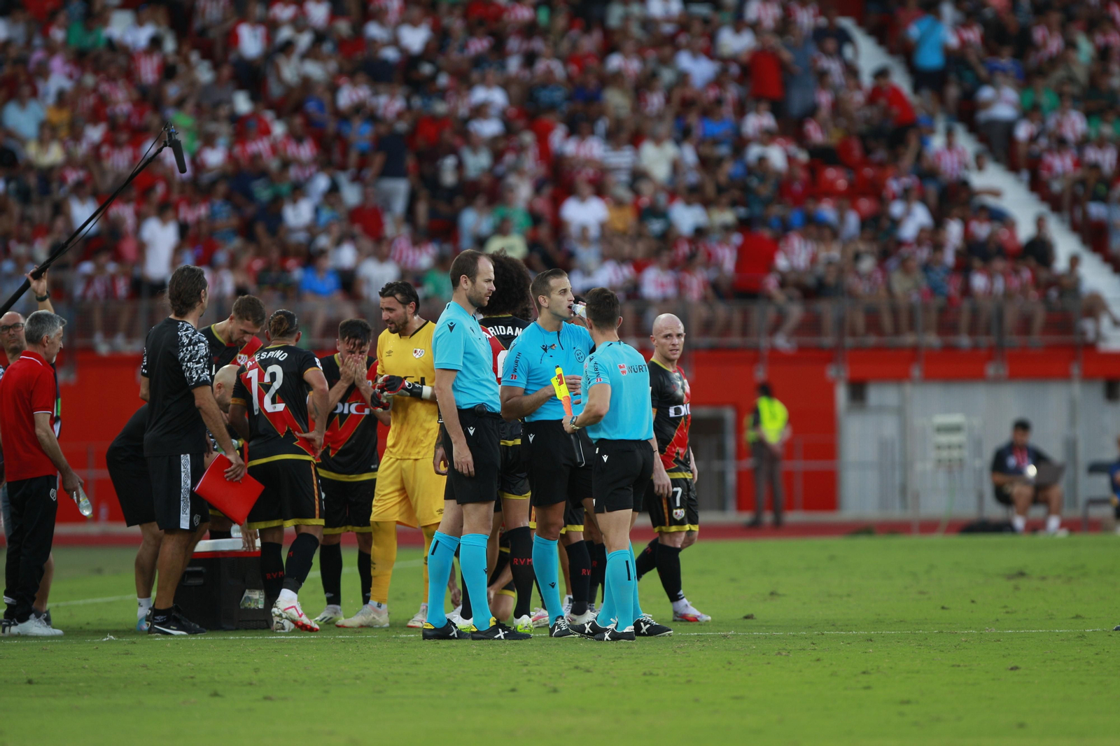 Imágenes del partido U.D. Almería-Rayo Vallecano