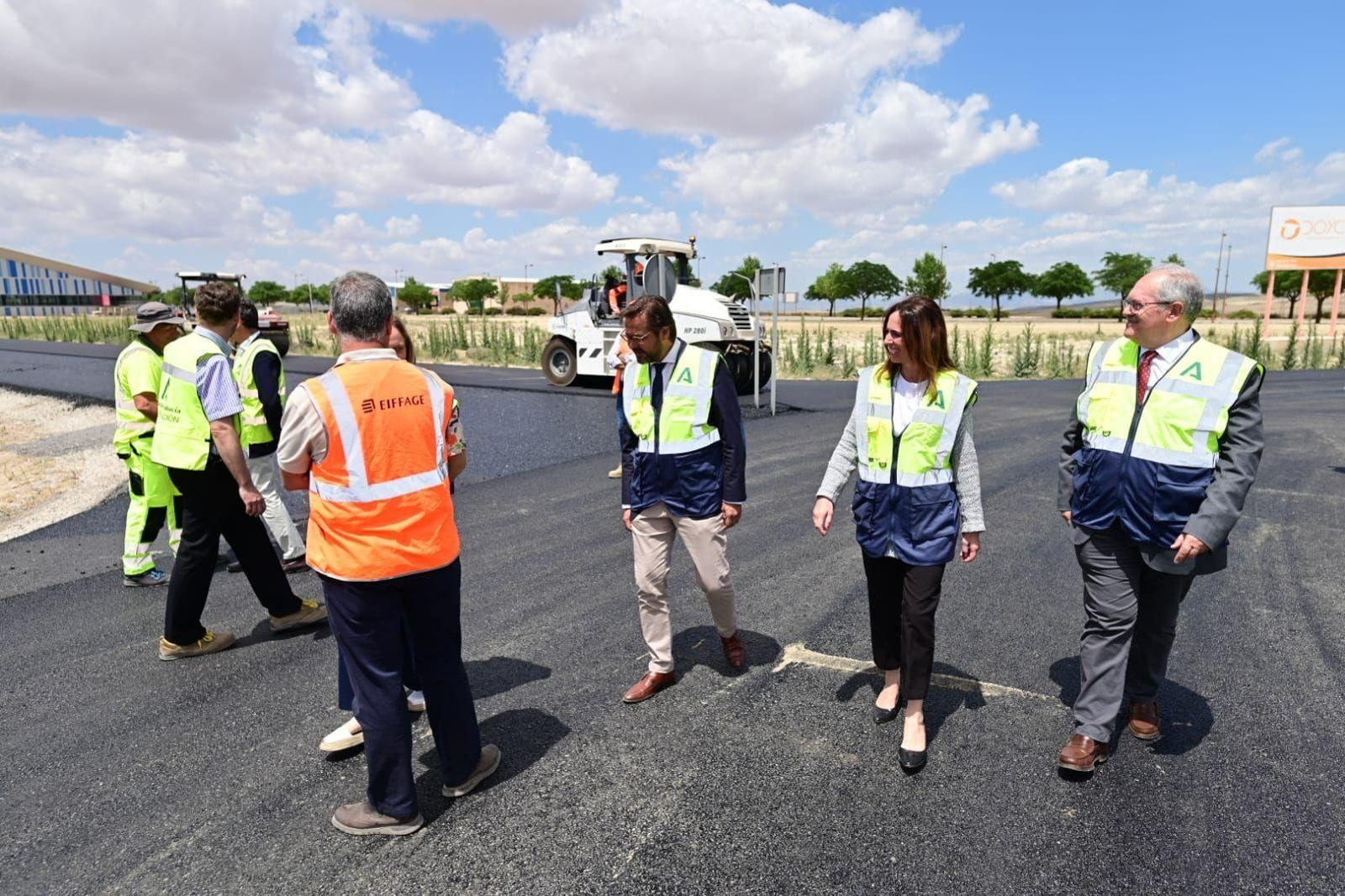La consejera de Fomento visita las obras de acceso a la carretera de Escúzar