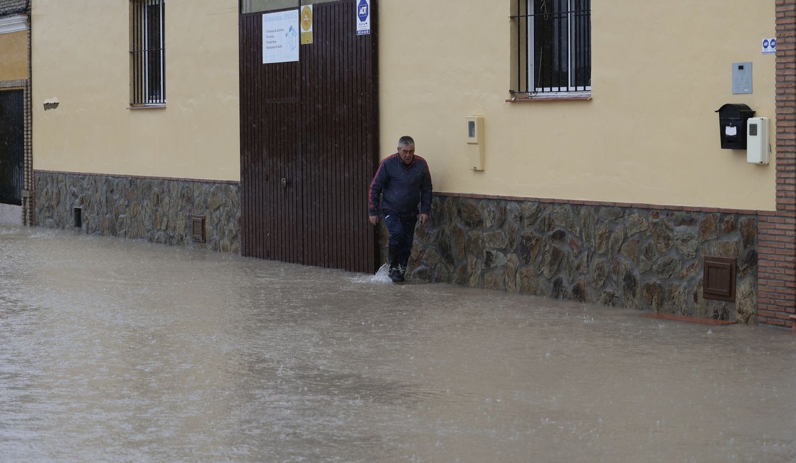 Las fotos del desalojo de la residencia de mayores en Tocina por las inundaciones