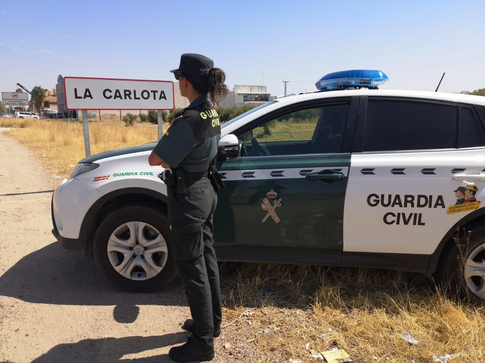 Una agente de la Guardia Civil en La Carlota