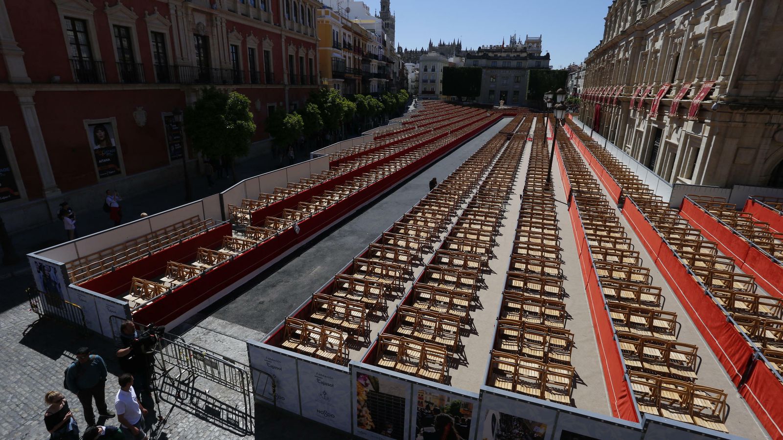 Los palcos instalados en la Plaza de San Francisco.