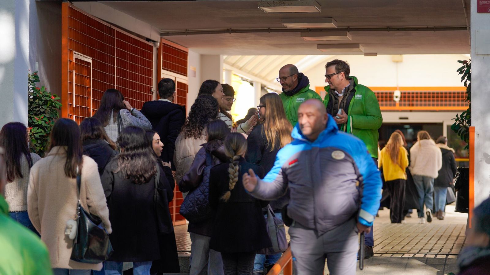 El acceso de los opositores a la facultad y el apoyo de algunos sindicatos.