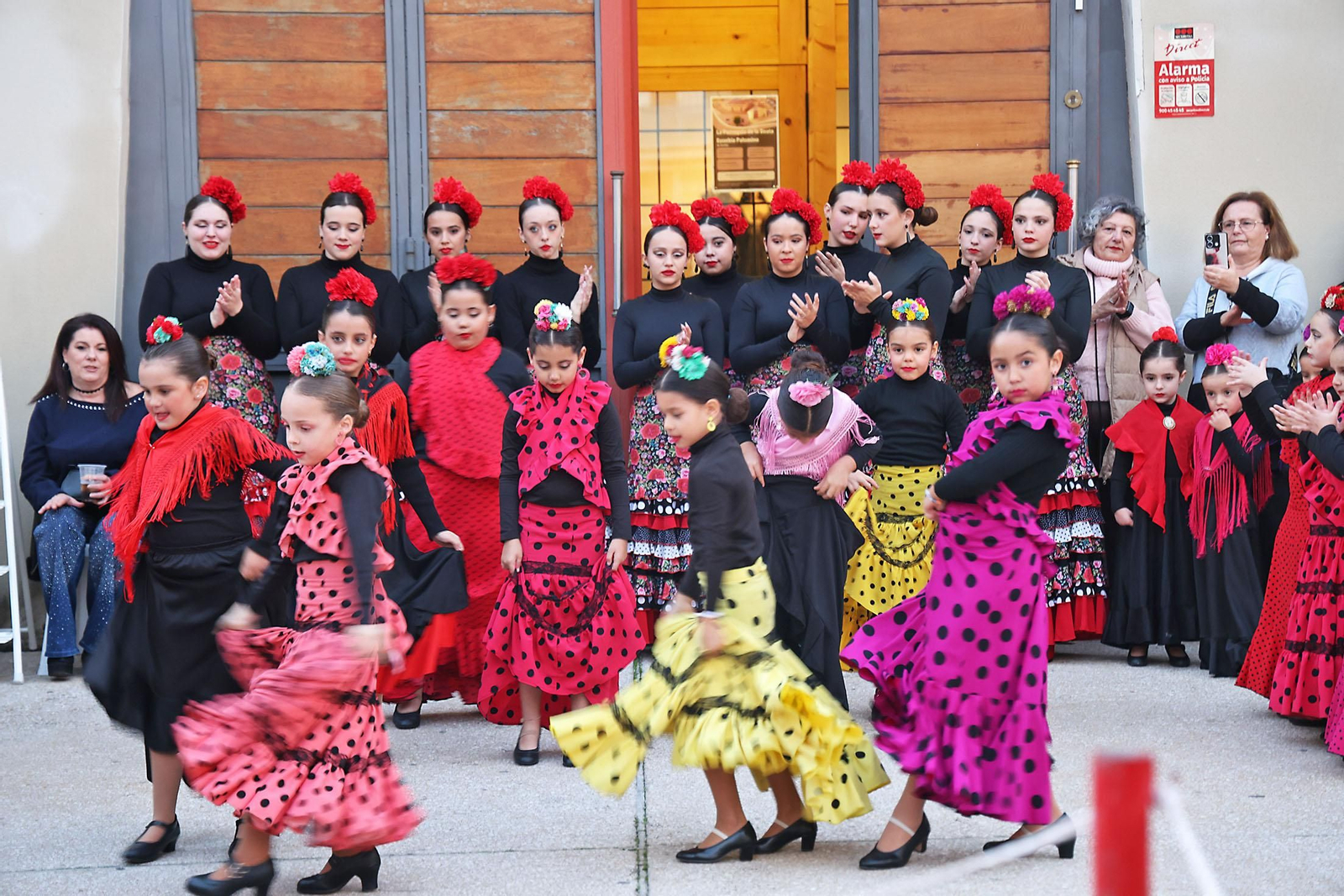 Imágenes del ambiente en la Zambomba Sor Eusebia