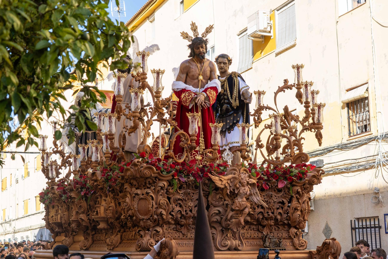 Martes Santo: Imágenes de la procesión de La Sentencia