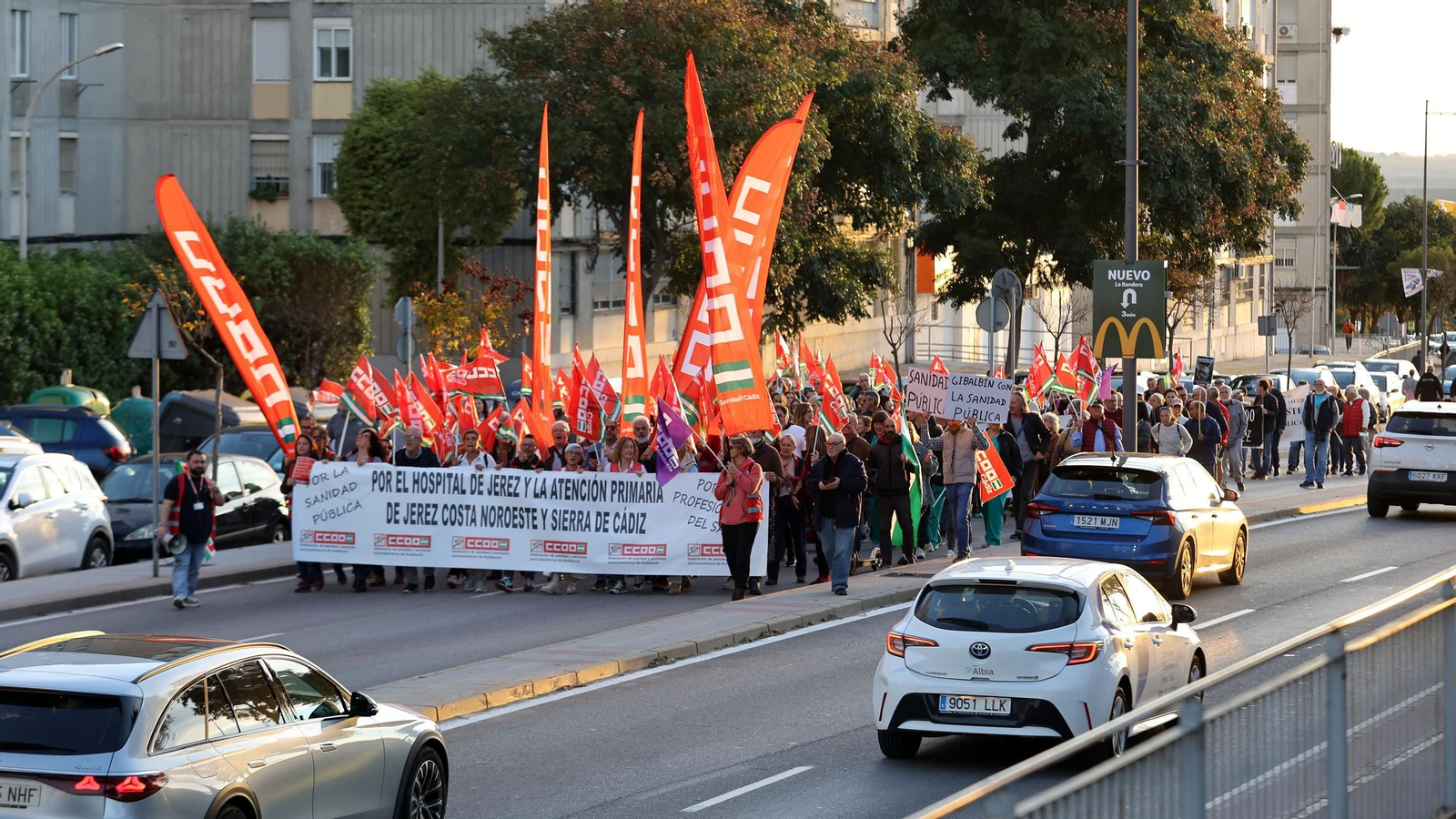 Concentración por la sanidad pública y la atención primaria en el Hospital de Jerez
