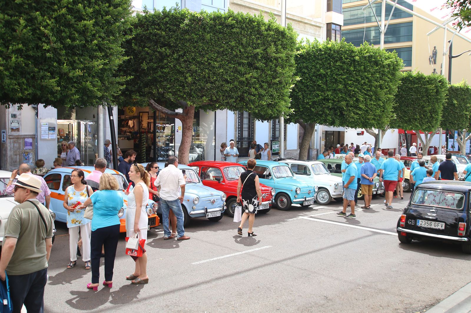 Fotogalería Exhibición Seat 600. Feria Almería 2019