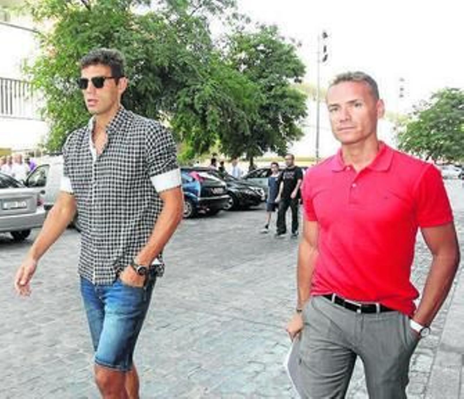 Fazio, junto a Orife, de la agencia You First Sport, el día que renovó.