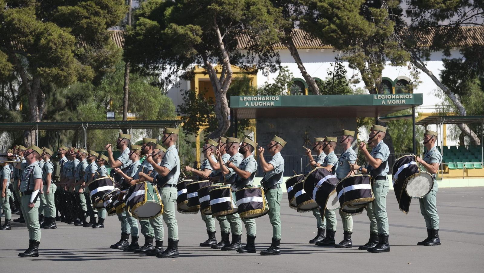 Imágenes de la visita de la Ministra de Defensa Margarita Robles a la Brigada Alfonso XIII de La Legión