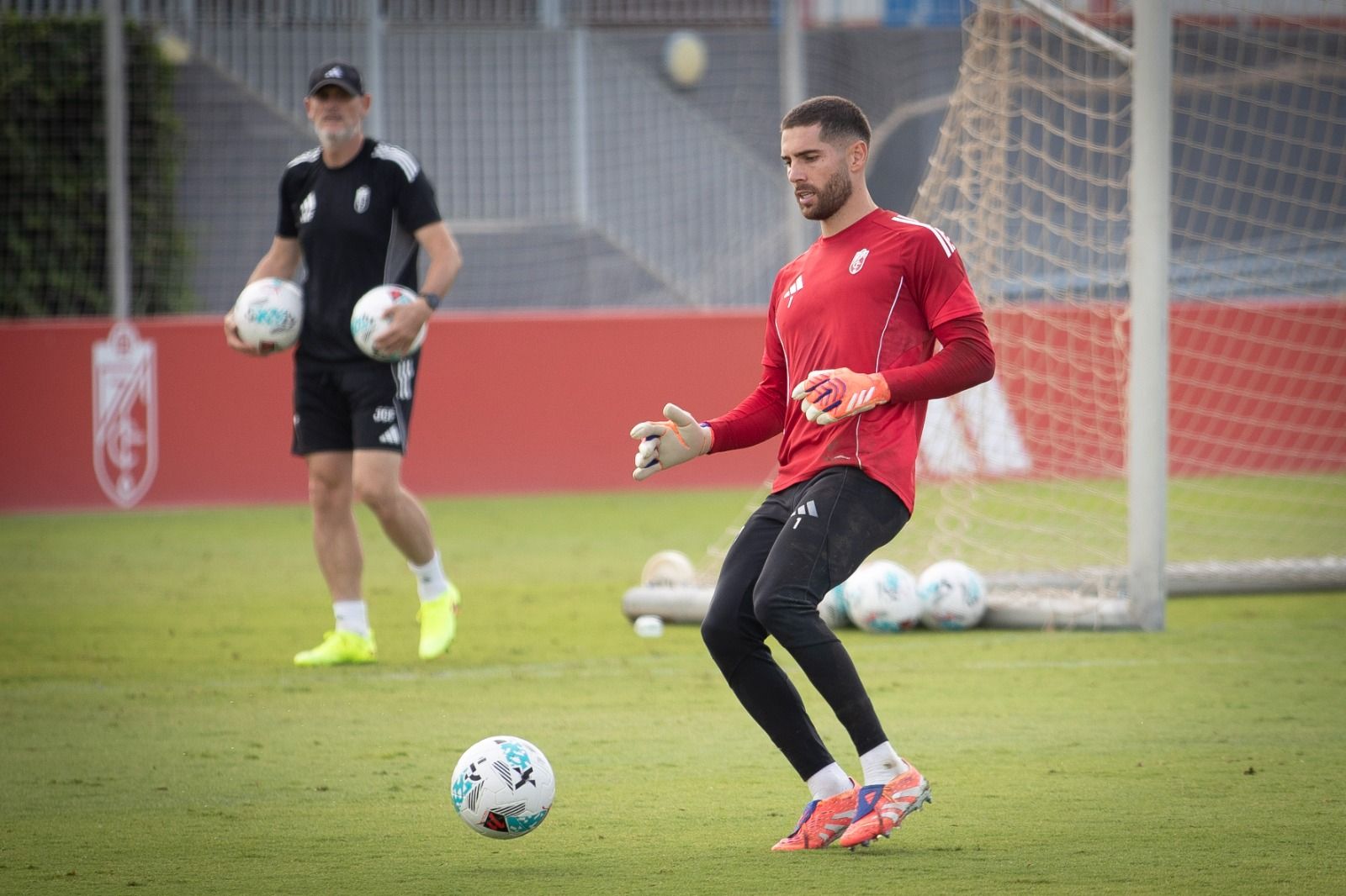 Las imágenes del entrenamiento del Granada CF