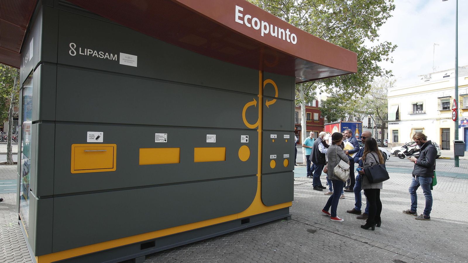 El ecopunto del barrio de la Macarena