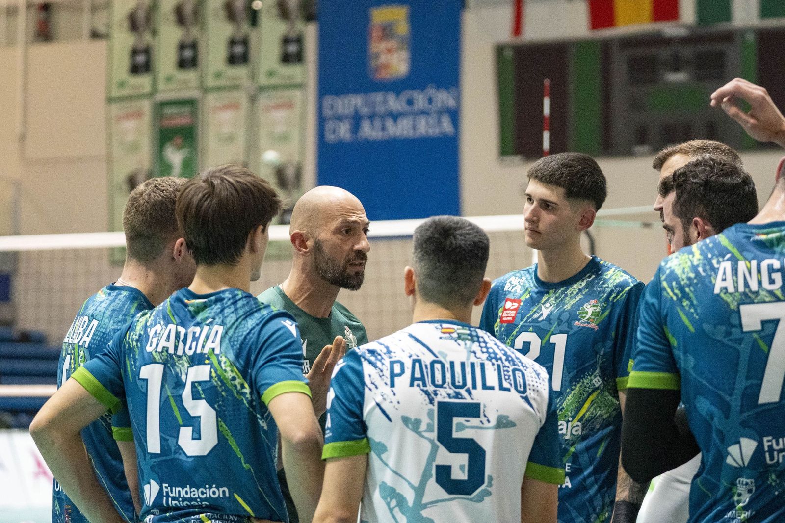 Las imágenes del partido entre Unicaja Costa de Almería y Pamesa Teruel de Superliga de voleibol