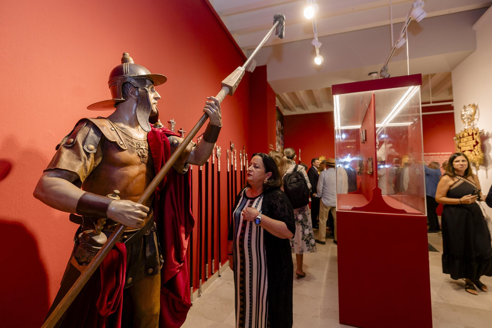 Las imágenes de la inauguración de la exposición Gades Cofrade