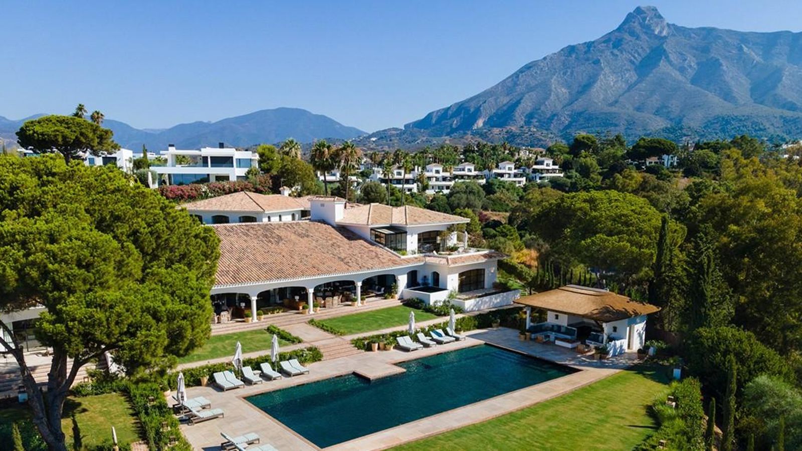 Mansión en la urbanización Las Lomas, en Marbella, la vivienda a la venta más cara de España.