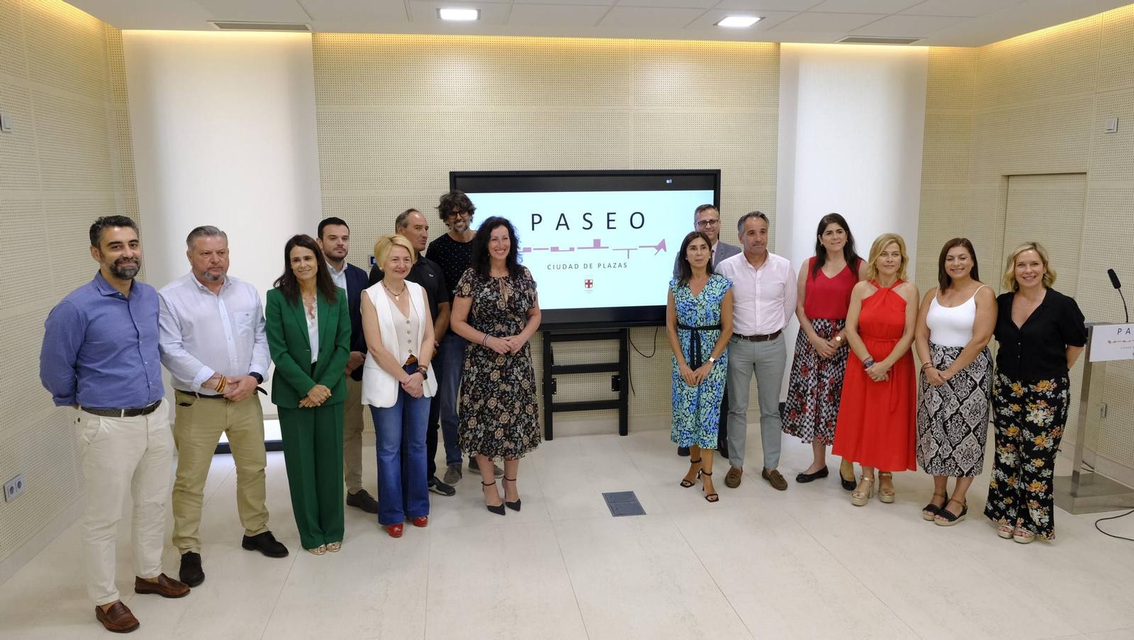 Presentada la peatonalización del Paseo de Almería, en imágenes