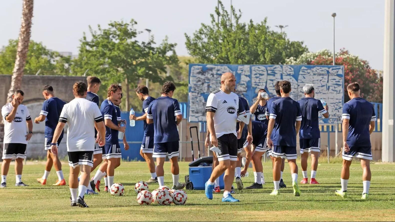 Diego Galiano destaca la dinámica del Lorca, pero confía en su plantilla para volver a sumar de tres. Diego Galiano destaca la dinámica del Lorca, pero confía en su plantilla para volver a sumar de tres.