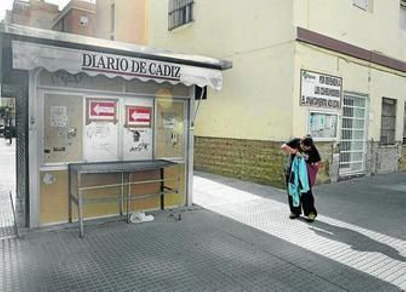 El quiosco, junto al local de Facua, que también deberá desalojarse, no volverá a abrir sus puertas.