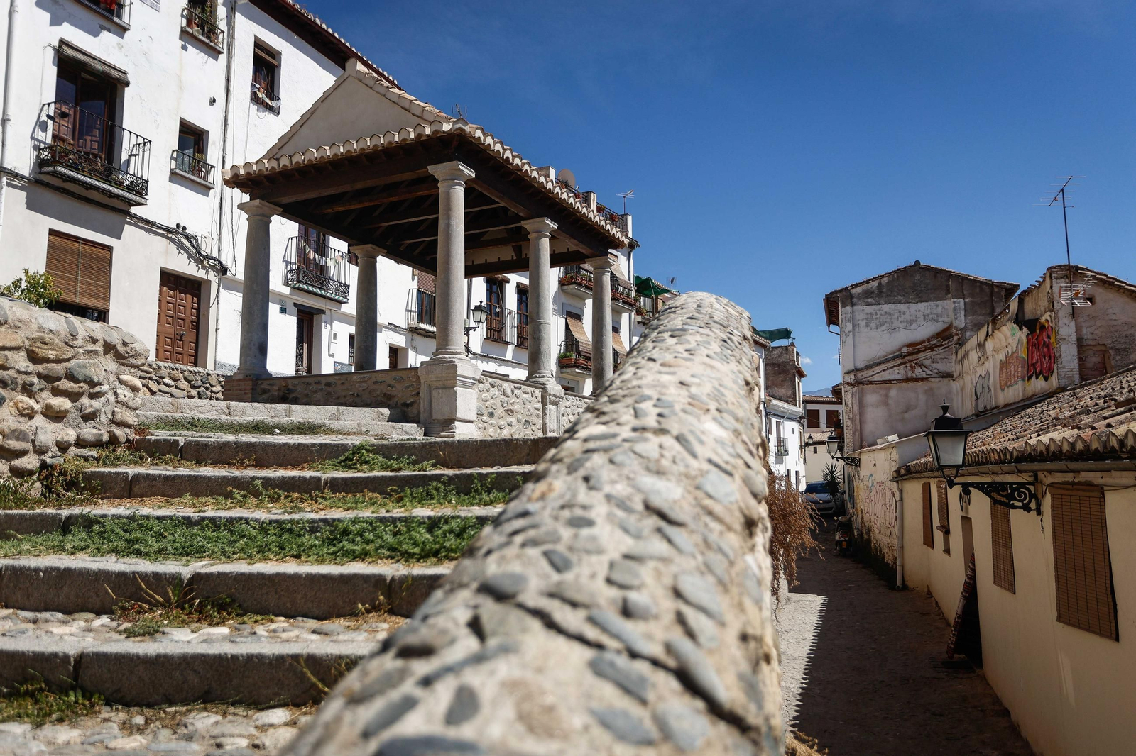 Escalinata de acceso al lavadero de la Puerta del Sol