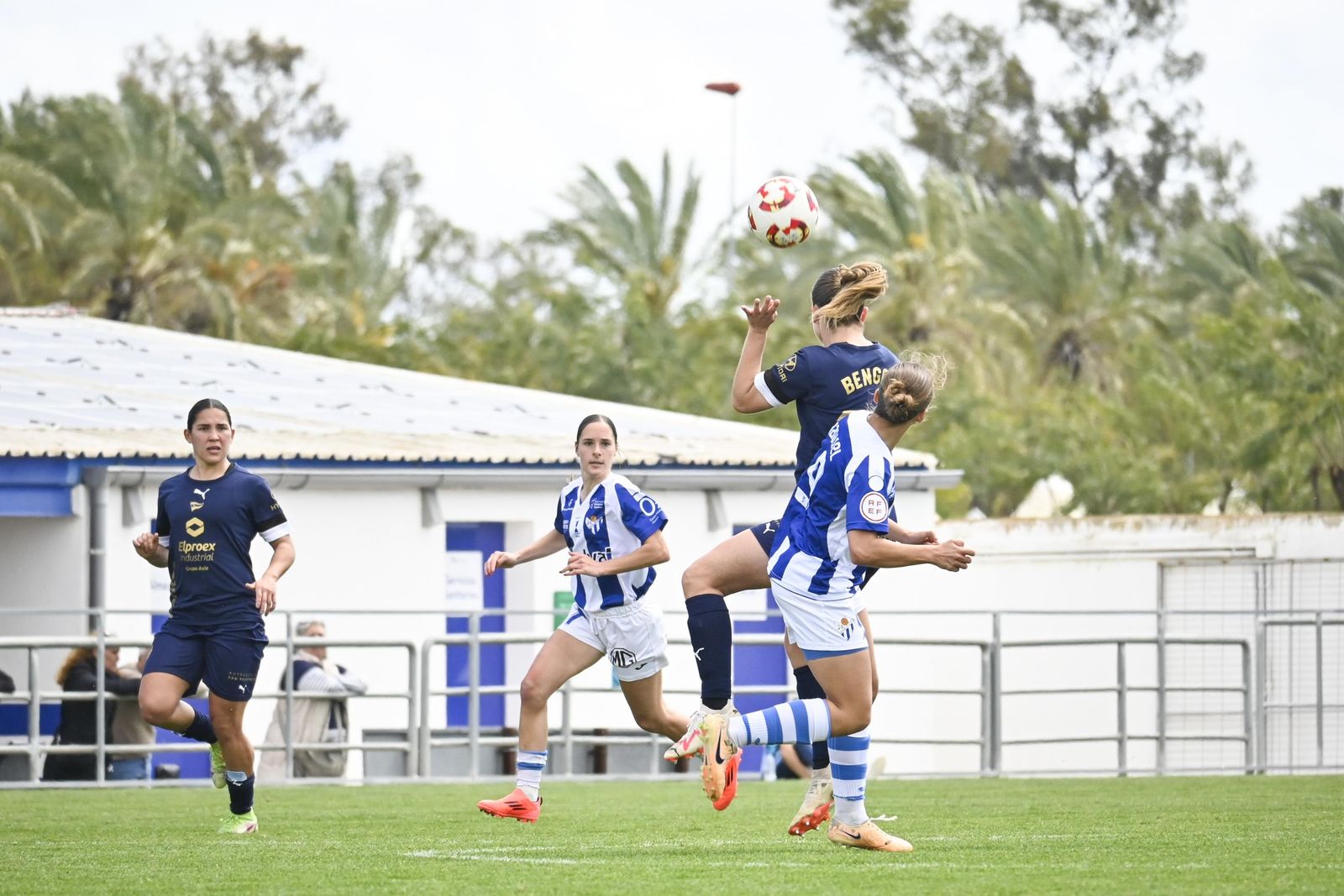 Imágenes del partido entre el Sporting de Huelva y el Alavés Fem