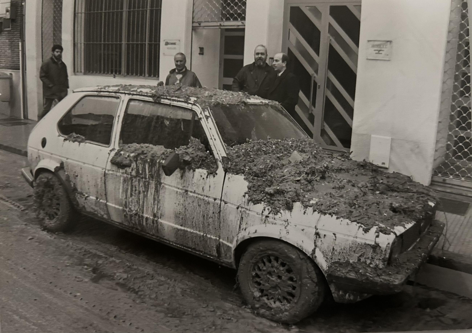 Desprendimiento del cabezo de San Pedro en la calle Aragón por el temporal en Huelva de enero de 1996.