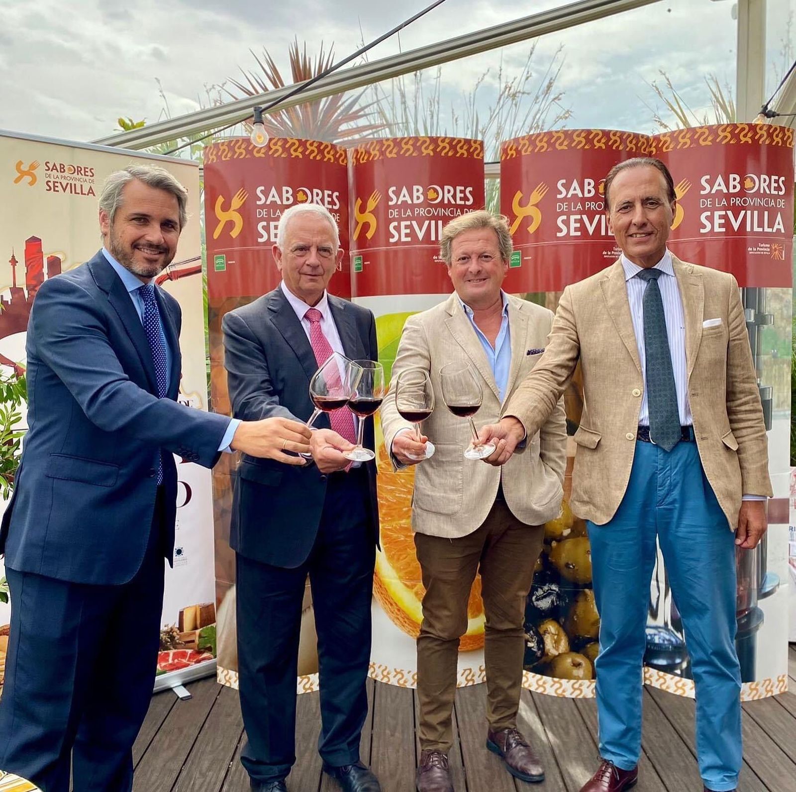 Un momento del acto de presentación de la jornada gastronómica.