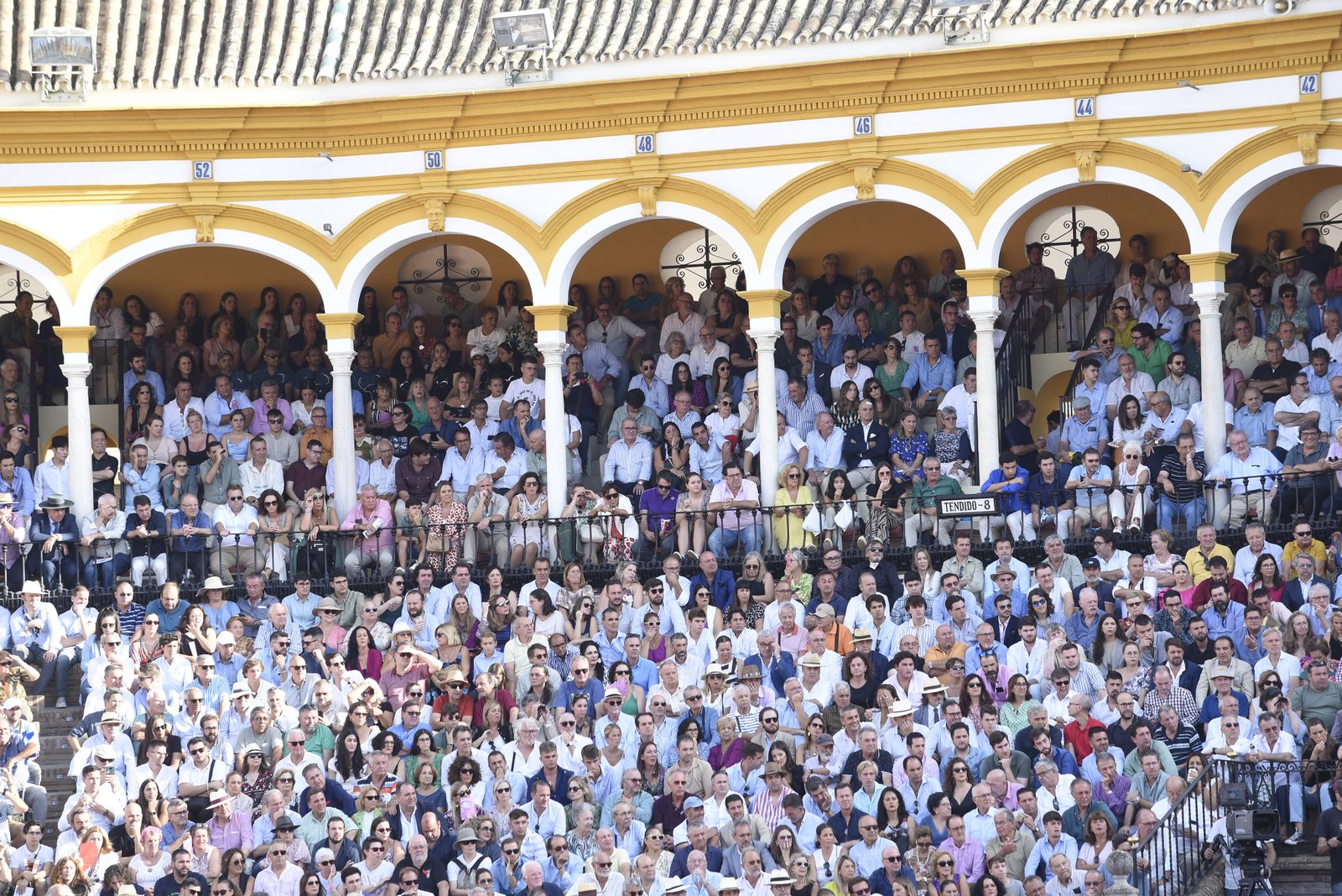Búscate en la tercera corrida de toros de la Feria de San Miguel de Sevilla
