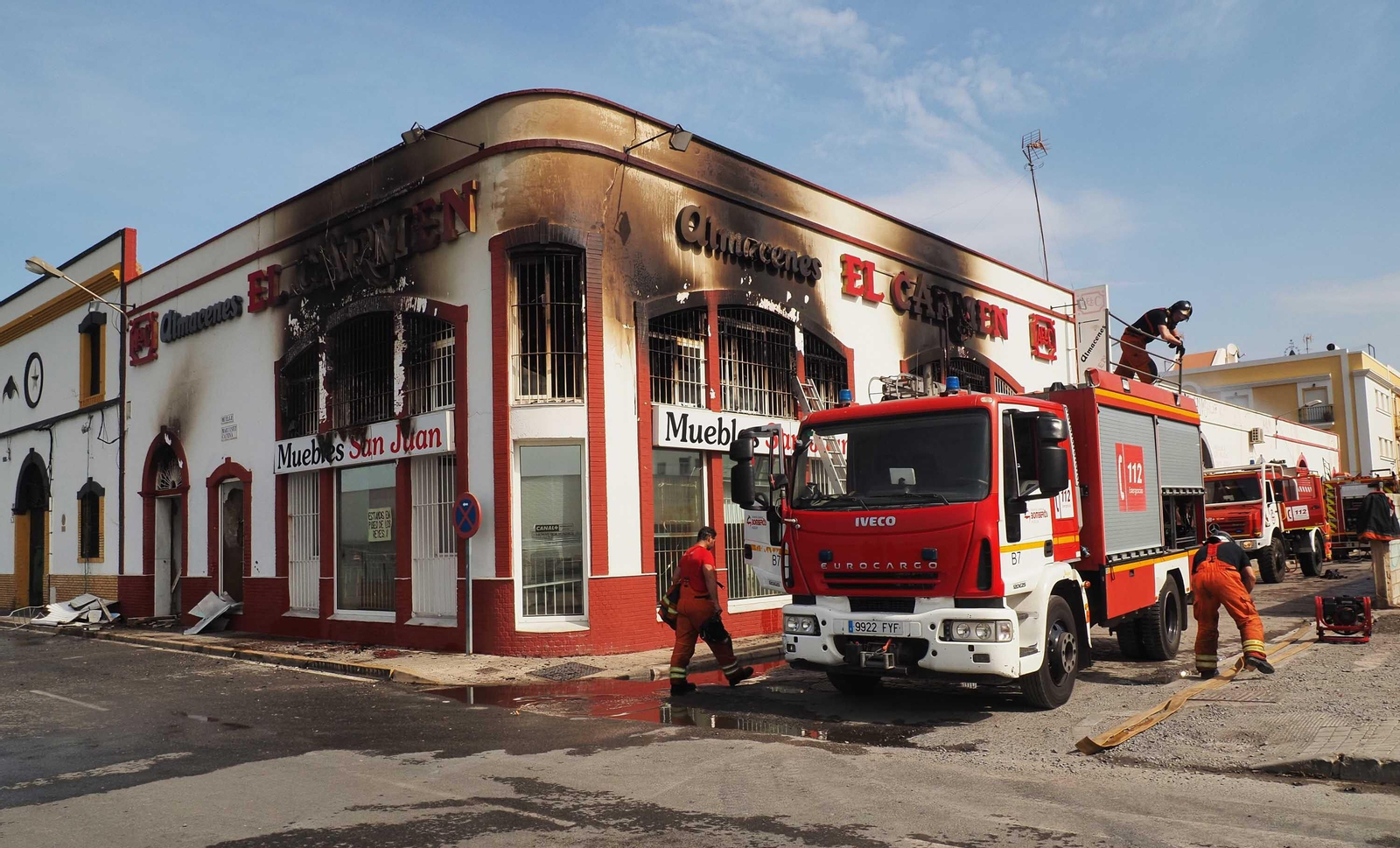 Bomberos del Consorcio en el lugar del incendio
