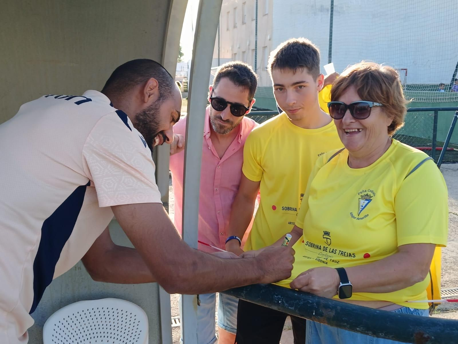Las imágenes del amistoso entre el Barbate y el Cádiz CF
