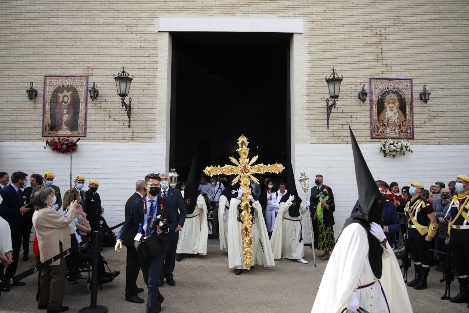 Fotos de La Hermandad de San Pablo  un Lunes Santo en la Semana Santa de Sevilla