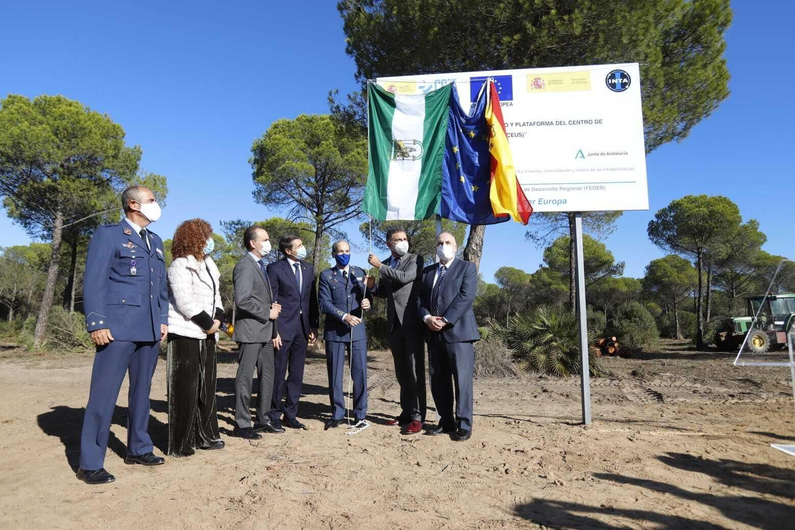 Descubrimiento del cartel en el lugar donde se instalará el CEUS. Descubrimiento del cartel en el lugar donde se instalará el CEUS.