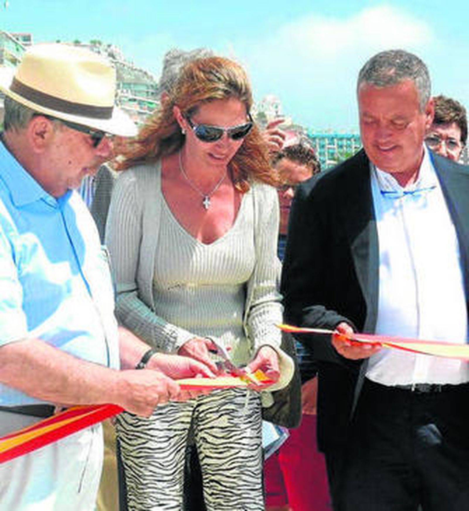 Antonio Cruz, Alicia Paz Antolín y Benavides, en la inauguración.