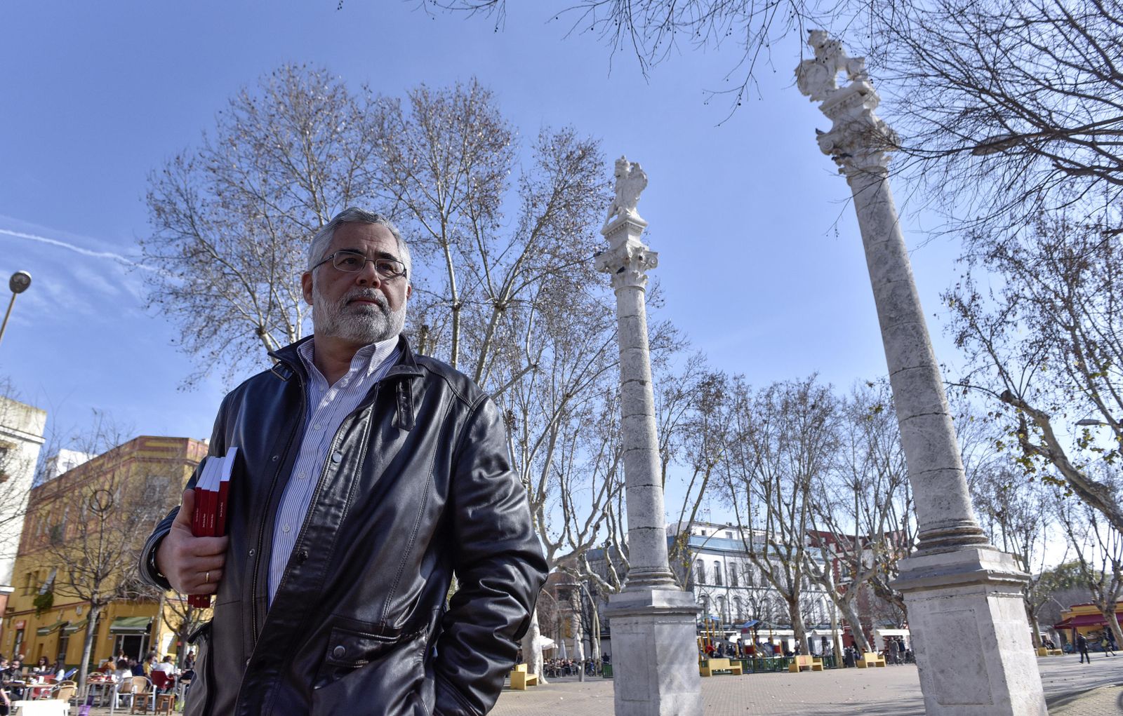 José Javier Ruiz, junto a las columnas de la Alameda de Hércules.