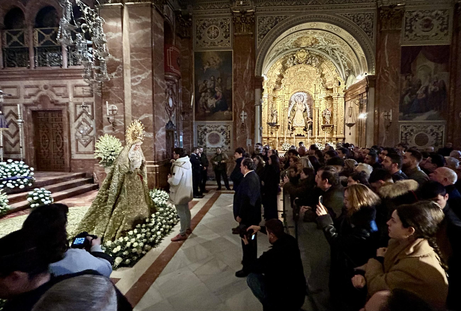 La vuelta de la Esperanza Macarena tras la restauración de Manzano, en imágenes