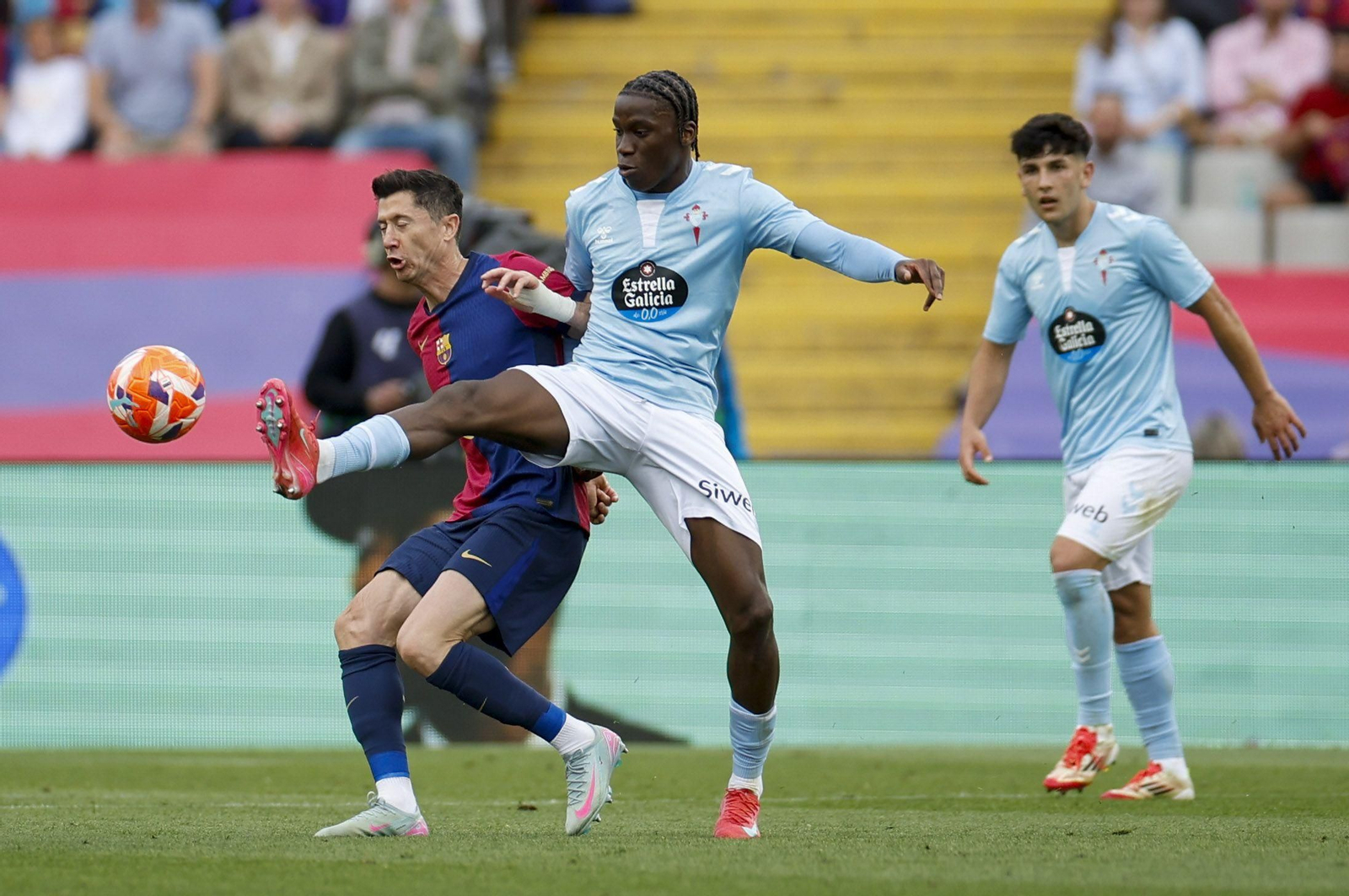 Barcelona-Celta: El malagueño Melero López, salpicado por la polémica