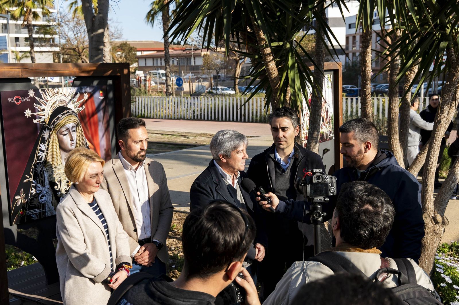 Exposición "La otra mirada" de los Fotógrafos Cofrades de Almería Focoal, en imágenes