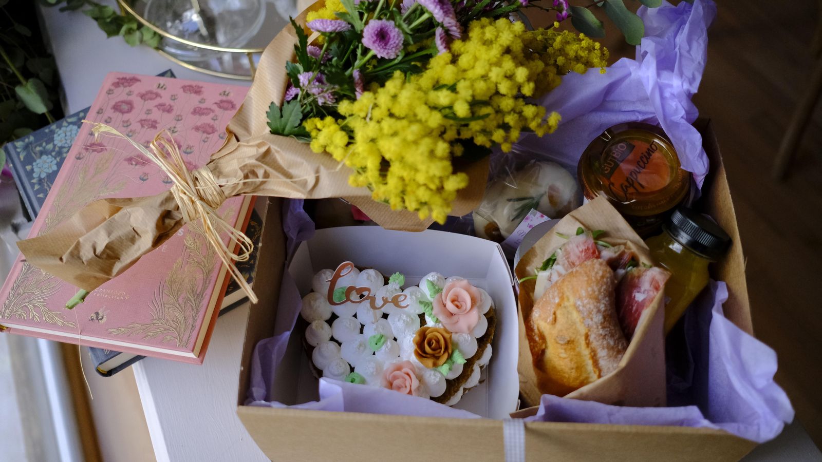 Caja especial de desayuno lista para su envío.