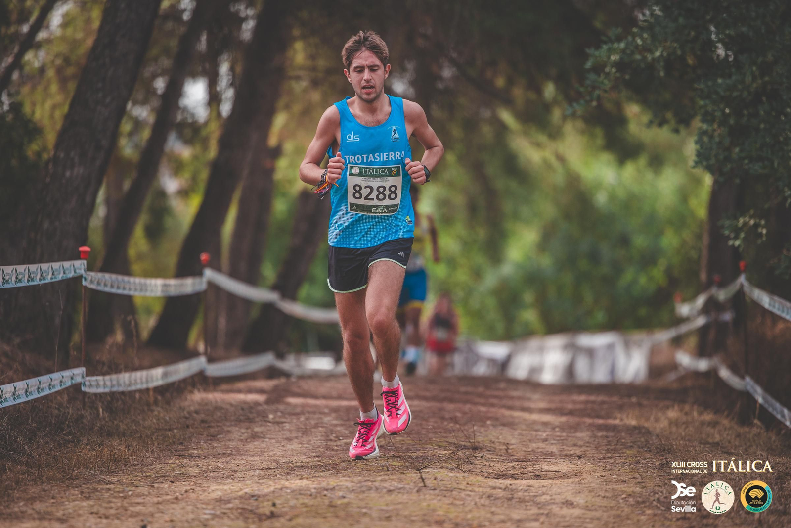 Búscate en las fotos del Cross de Itálica 2025 | 4