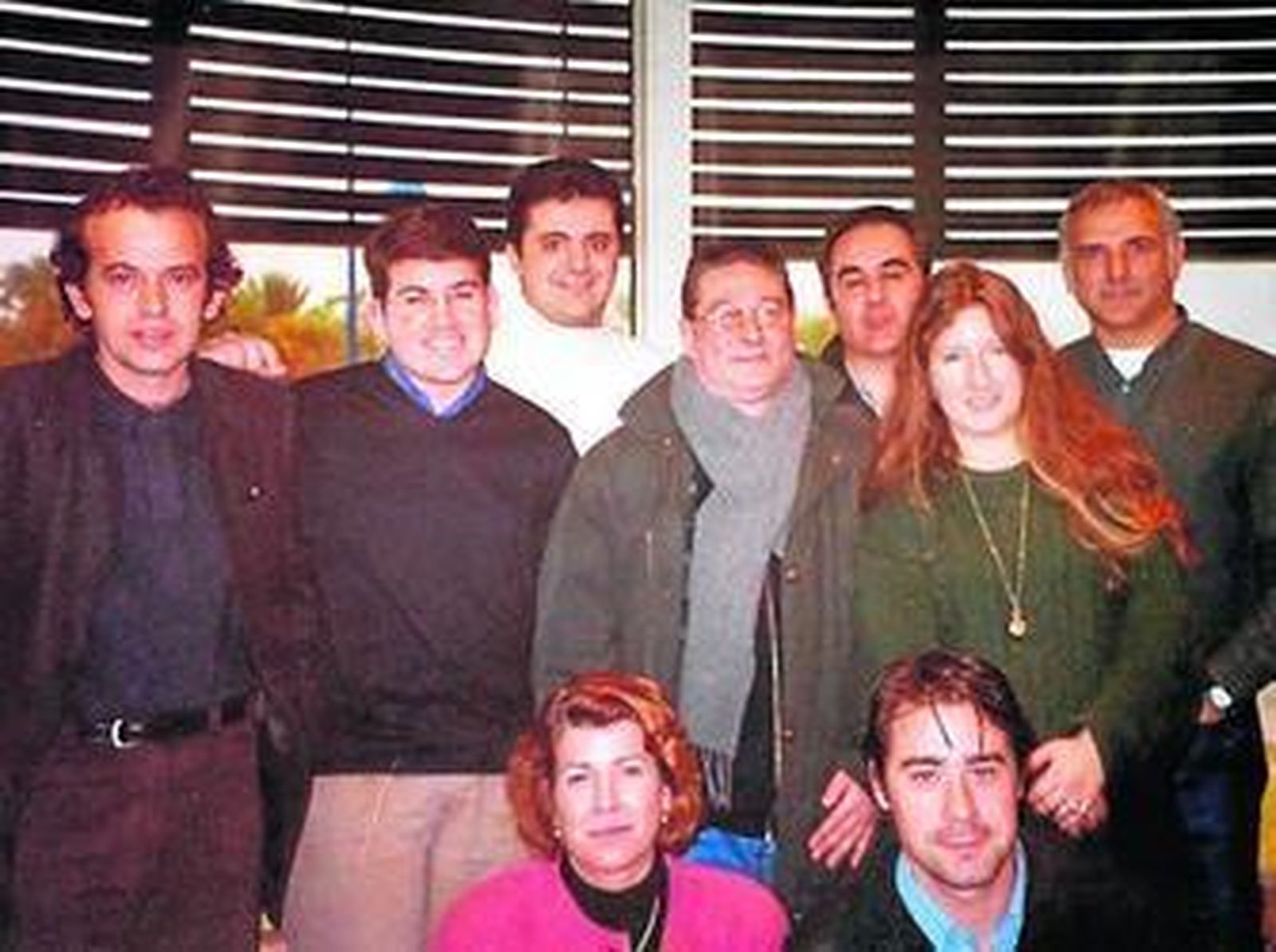 Pilar Casanova, en primer término, con las secciones de Diseño y de Cierre de Diario de Sevilla. Enero de 1999.
