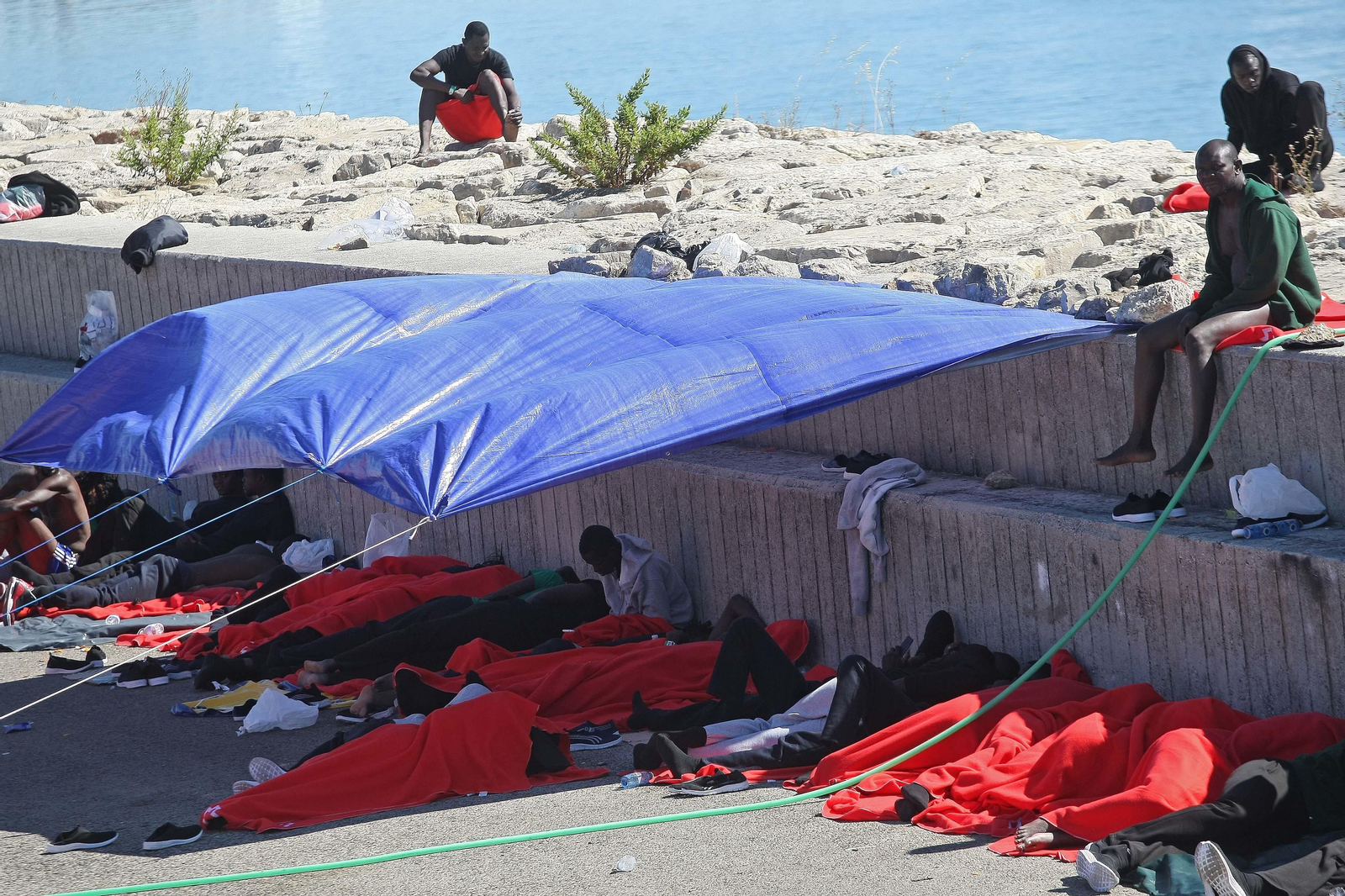 Cientos de migrantes esperan destino acogidos en el Campo de Gibraltar