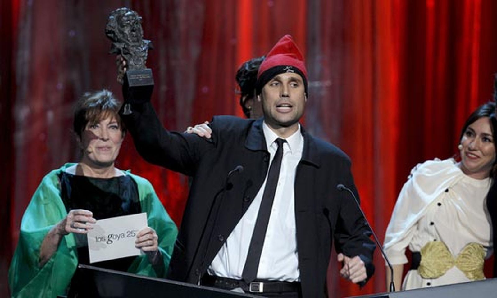 El espontáneo Jimmy Jump se cuela en la gala/ Efe · Reuters · AFP