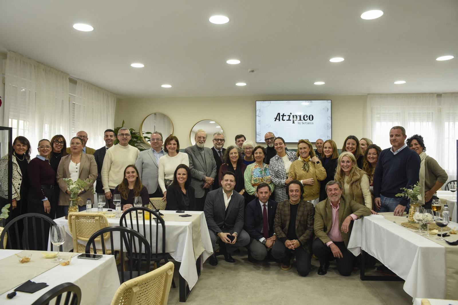 Fotos de la apertura del restaurante solidario Atípico de Betania en La Línea