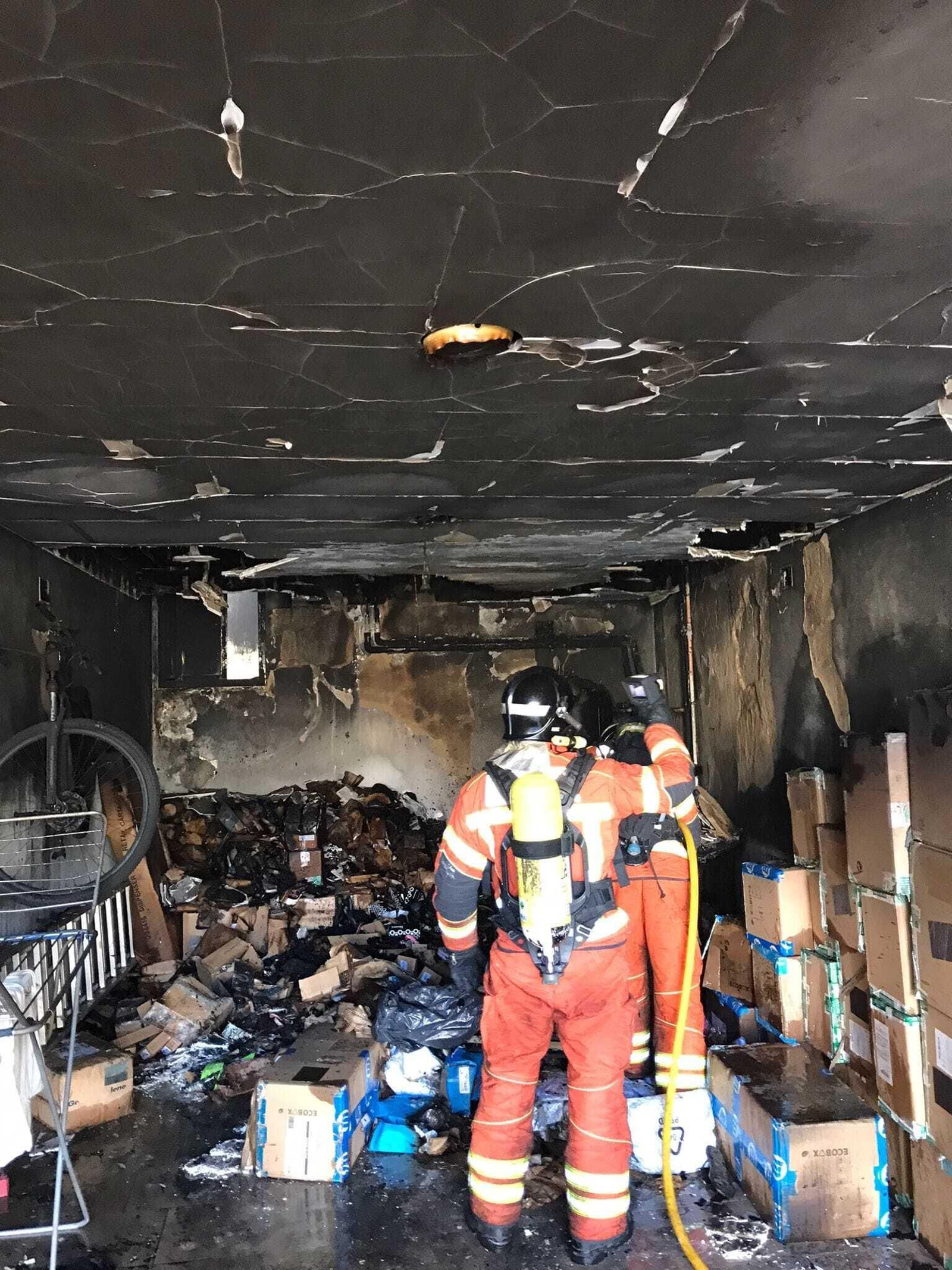 Intervención de los bomberos en una vivienda de Almonte