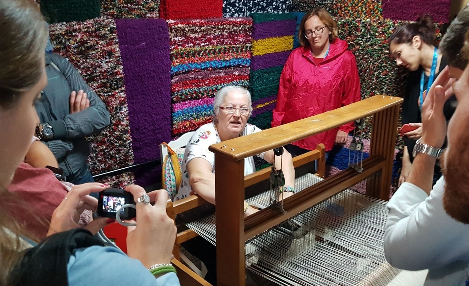 Entre los puntos de interés de la ruta ha estado un taller artesnal de jarapas en Laujar de Andarax.