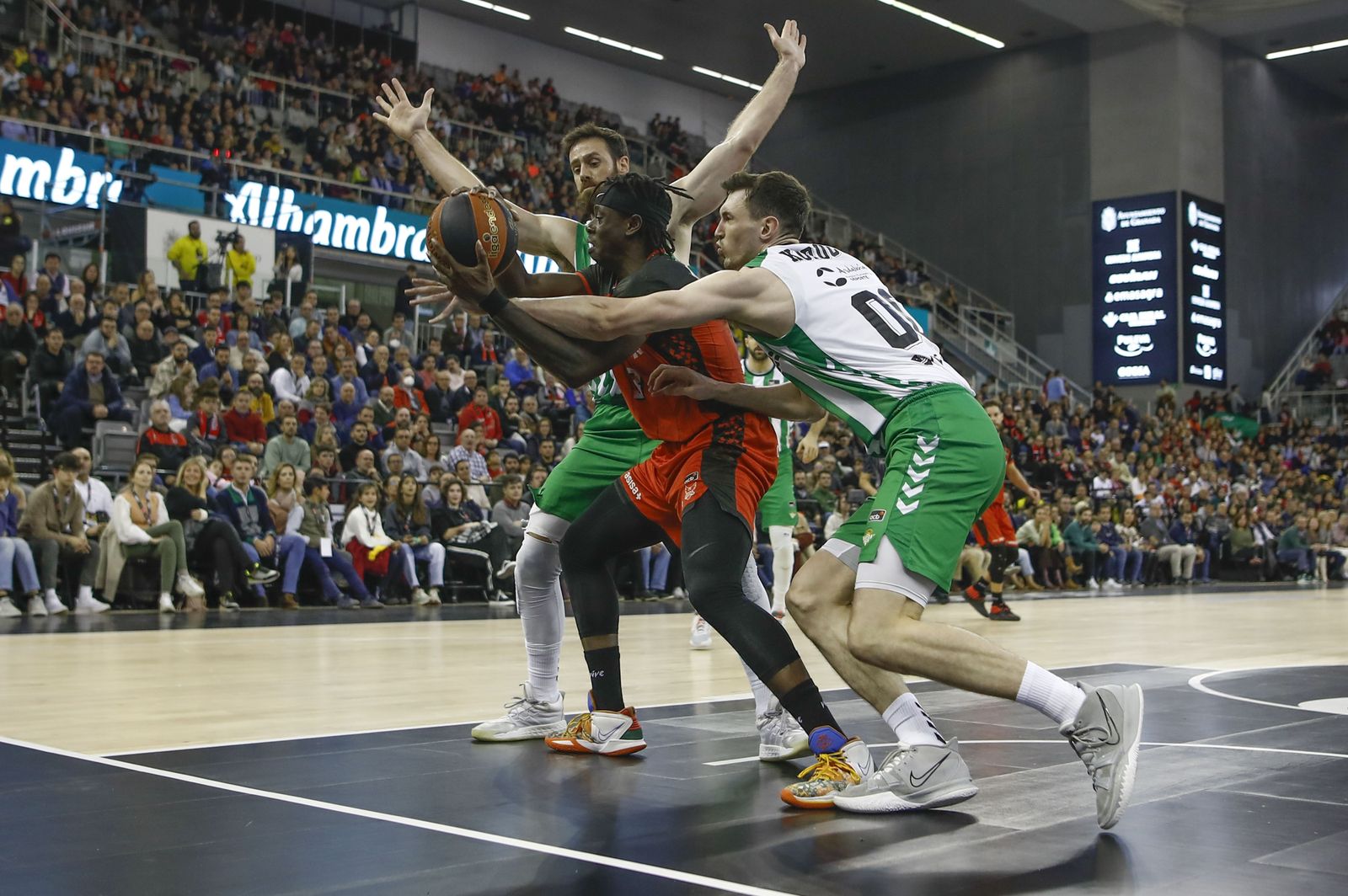 El Covirán Granada - Real Betis, en imágenes