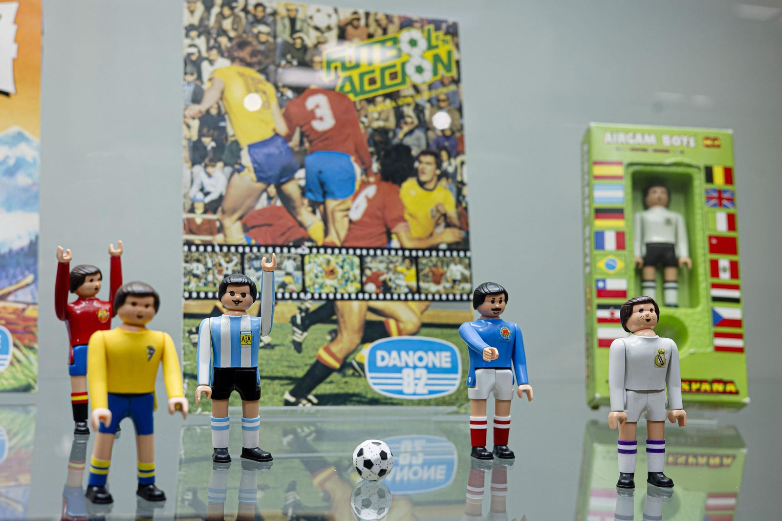 Imágenes de la exposición ‘Cuéntame cómo jugábamos’