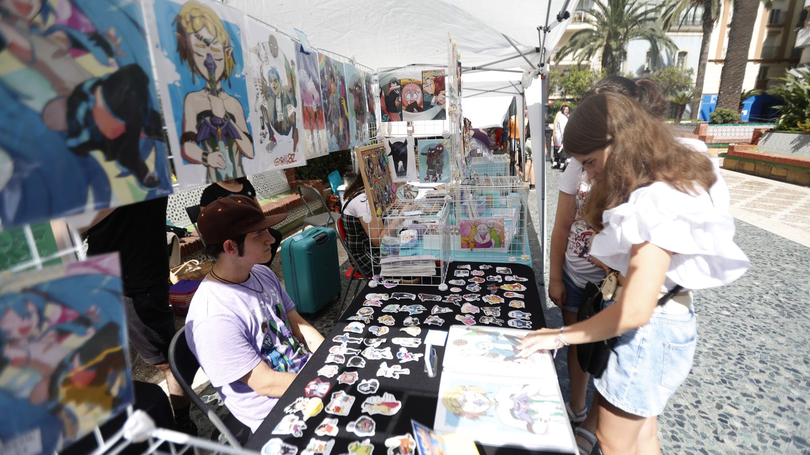 Las fotos de la jornada sobre manga y cómic celebrada en la plaza Fariñas de La Línea