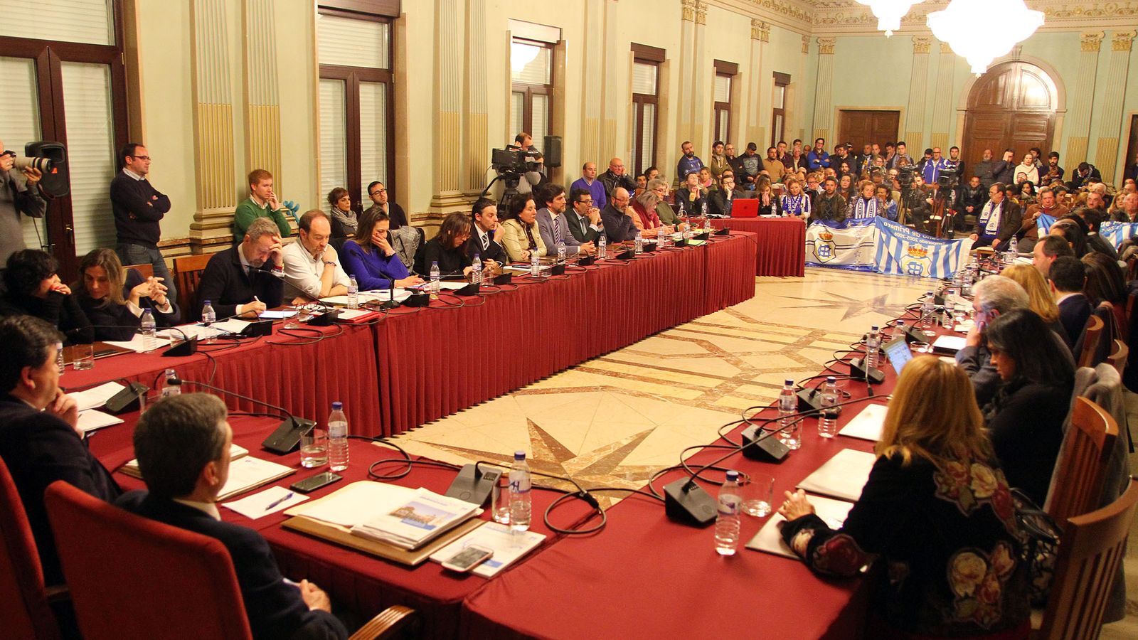 Pleno municipal que aprobó el pago para levantar el embargo de Hacienda.