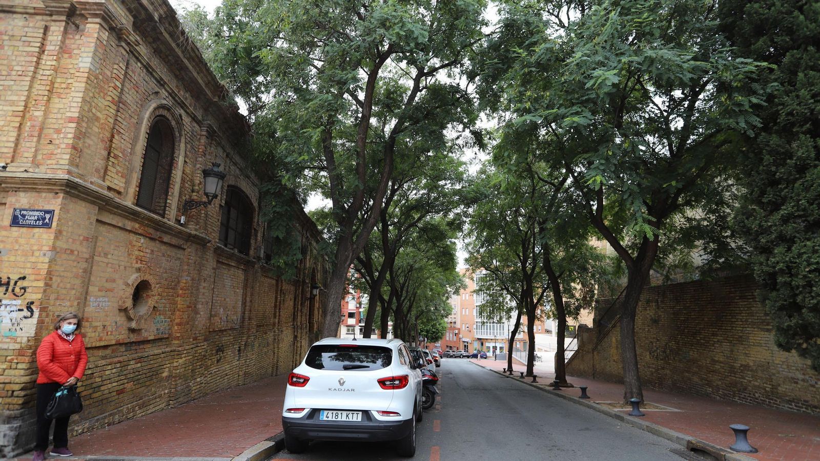 Bajada de Daoiz a la altura del Paseo de Santa Fe y la antigua comisaría, que se unirán en un conjunto único.