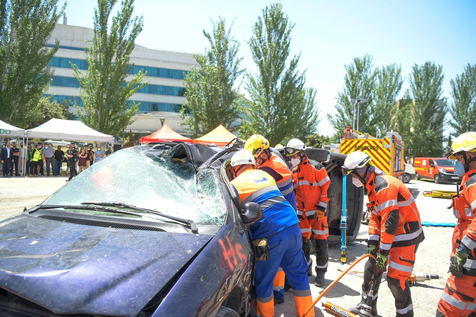 Imagen de archivo de un simulacro en el que los equipos de emergencias trabajan su respuesta.