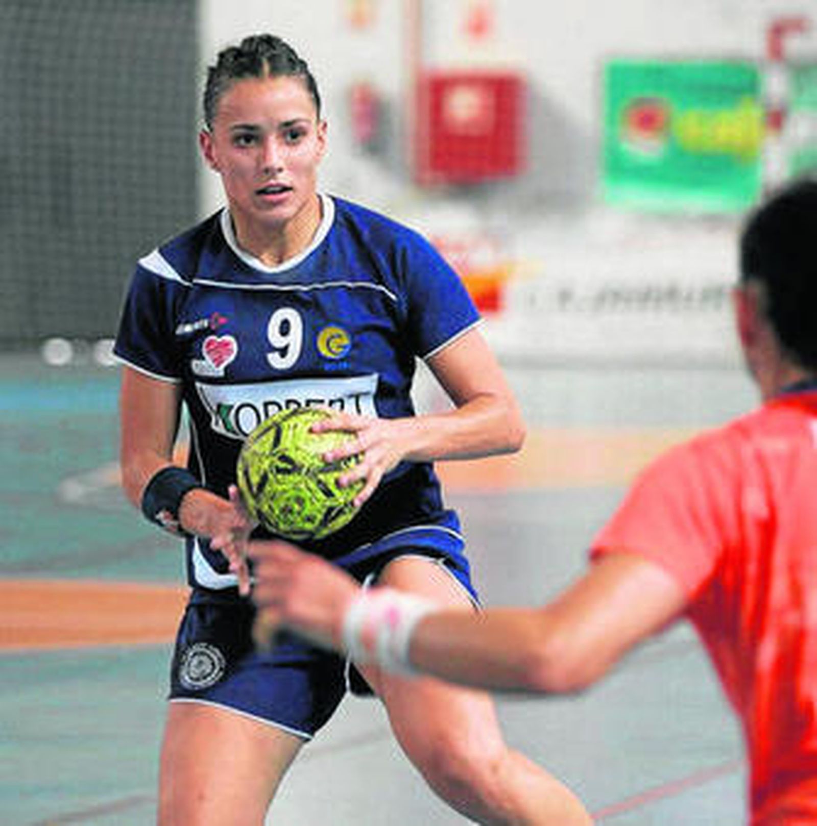 Sara Castro ha renovado por una temporada más.